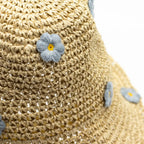 Daisies™ – Sombrero de Paja con Flores Cosidas