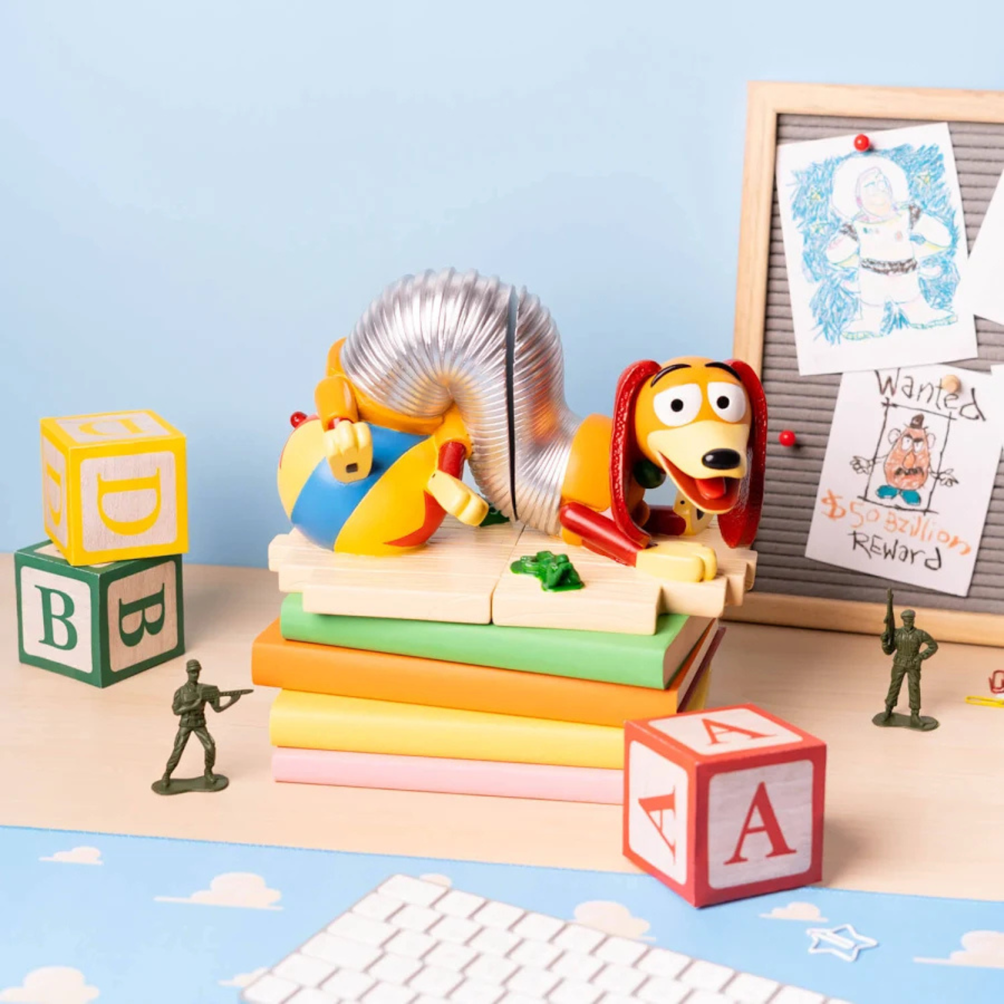 Slinky Book Buddy™ – Sujetalibros Decorativo Toy Story · Disney Pixar®