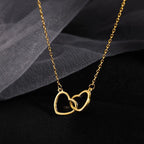LoveLink™ – Collar Doble Corazón Entrelazado