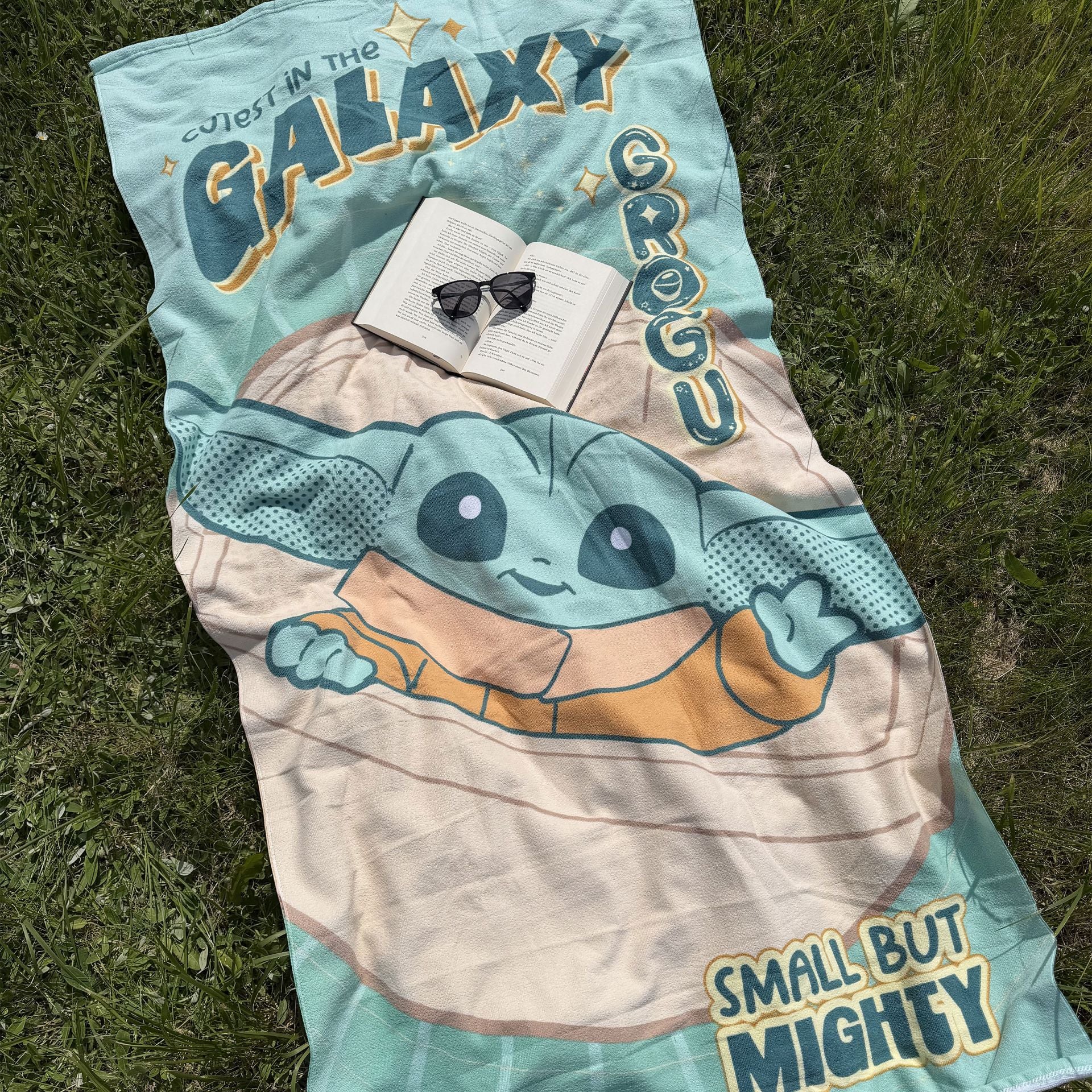 GROGU Galaxy™ – Toalla Microfibra · Stars Wars®