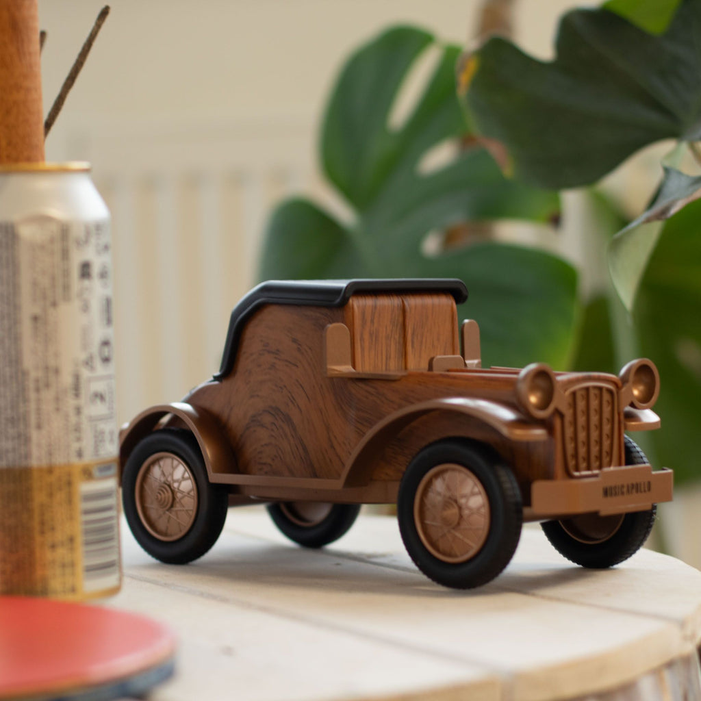 RetroCar SoundDock™ – Altavoz Coche Vintage + Soporte para Móvil