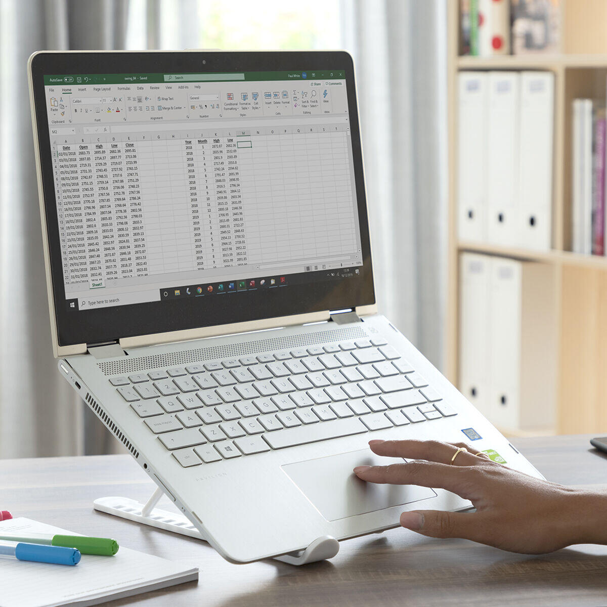 Flappot™ – Soporte Plegable y Regulable para Portátil