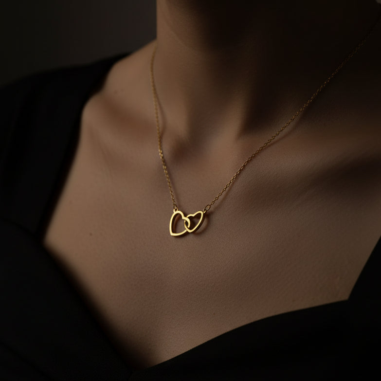 LoveLink™ – Collar Doble Corazón Entrelazado