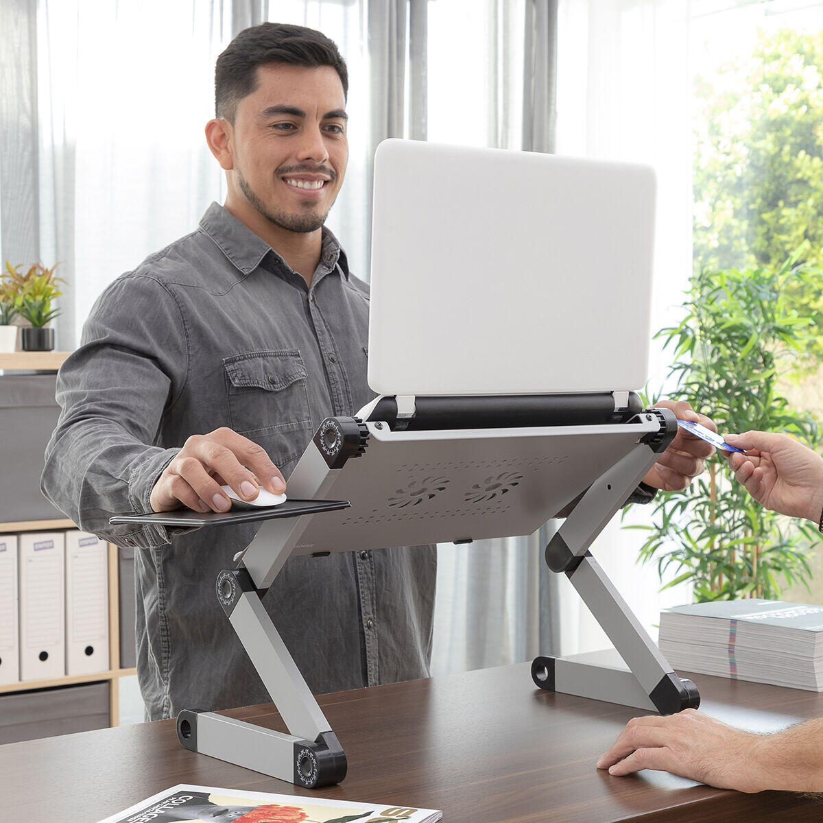 Omnible™ – Mesa Ajustable Multiposición para Portátil