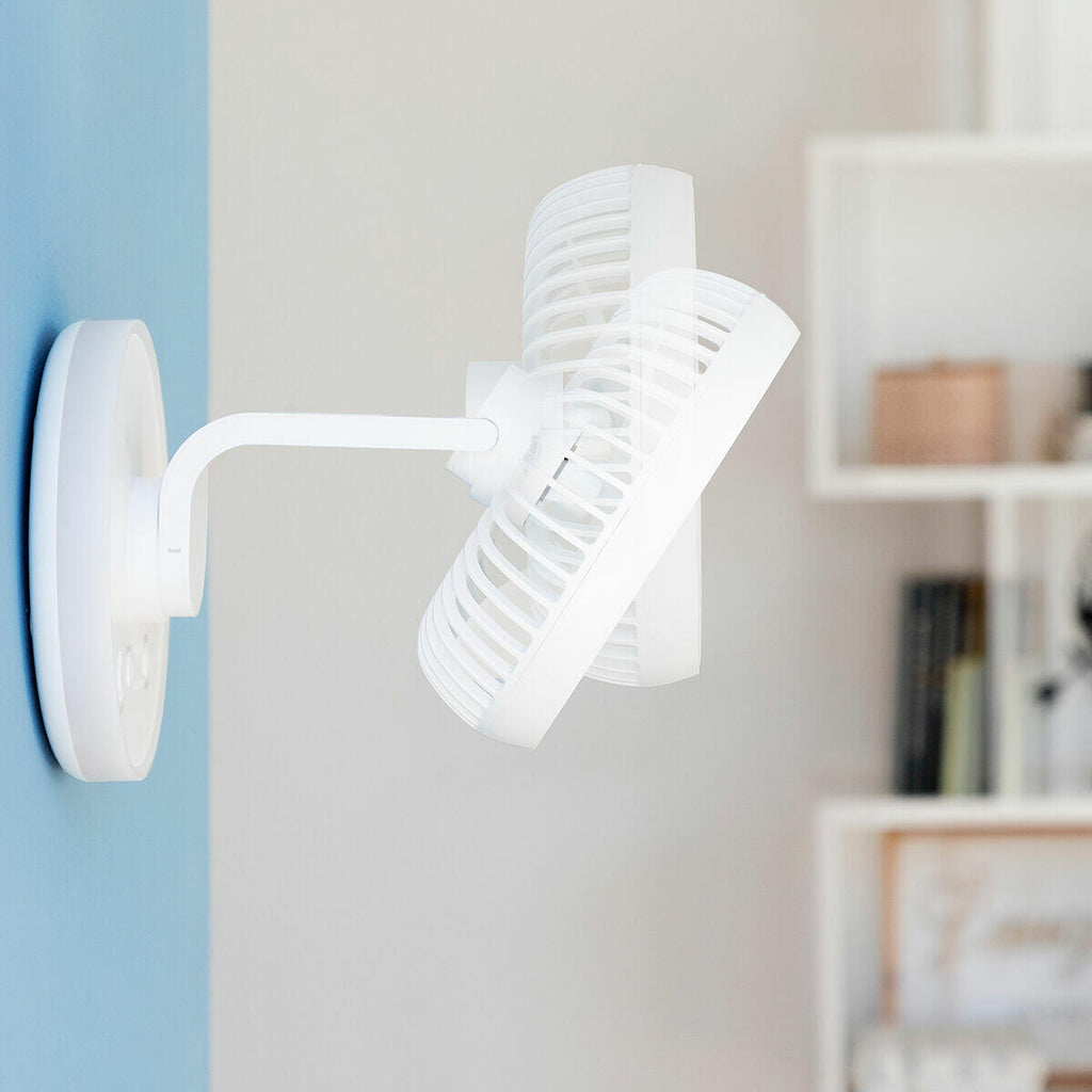 LumiBreeze™ – Ventilador Recargable con Luz LED