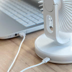 LumiBreeze™ – Ventilador Recargable con Luz LED