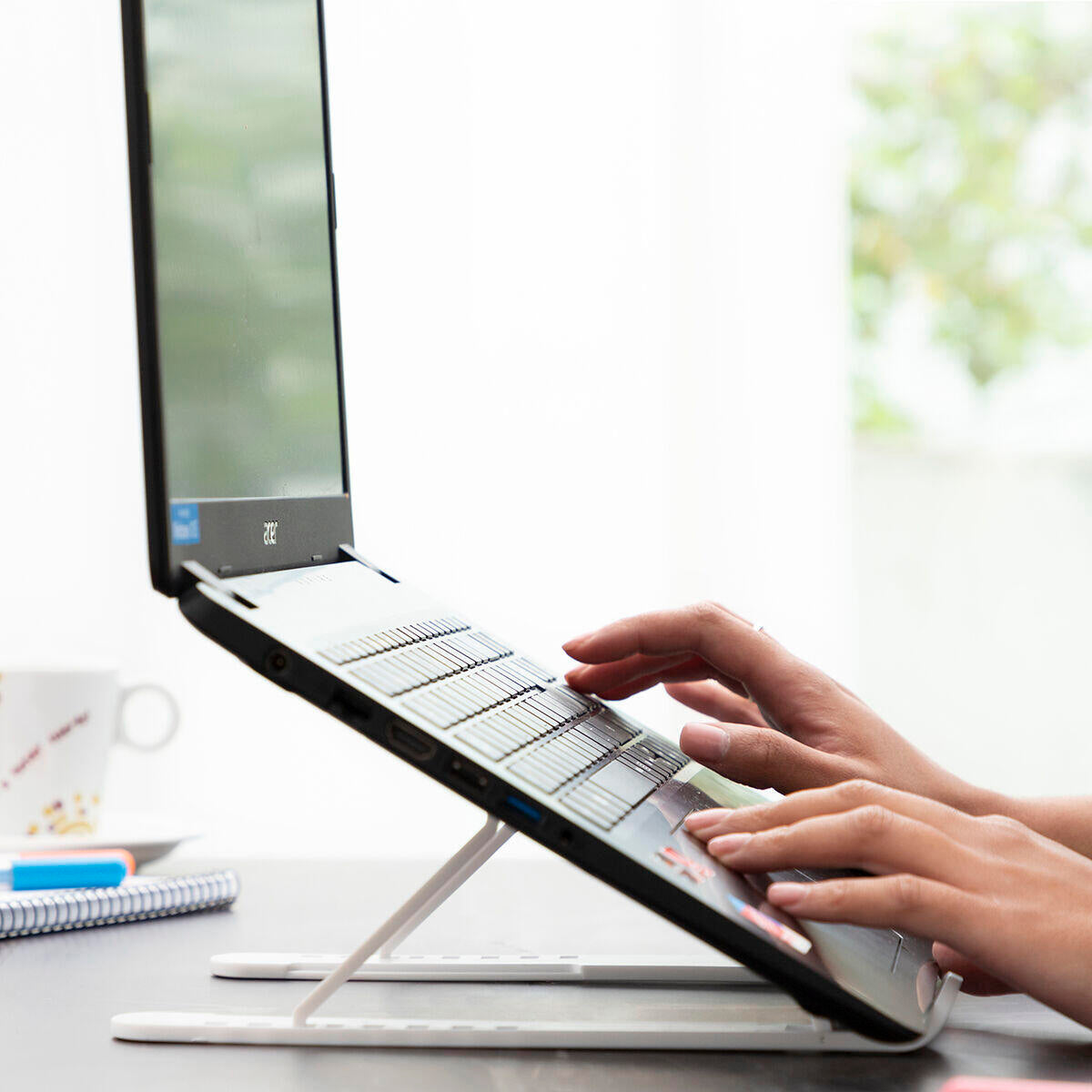 Flappot™ – Soporte Plegable y Regulable para Portátil