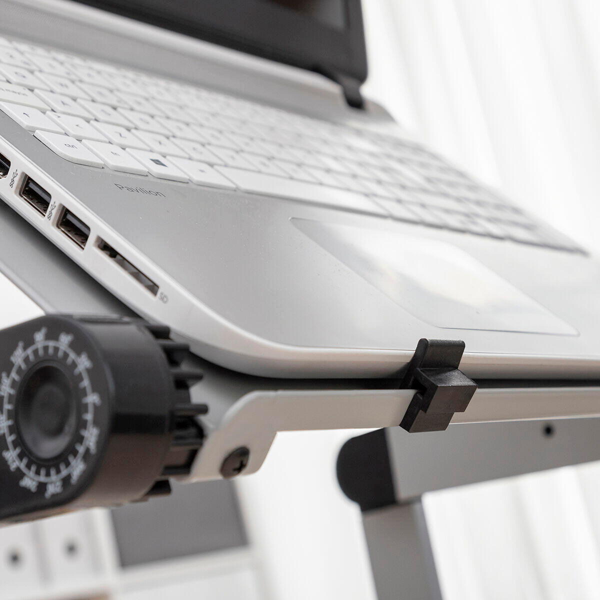 Mesa para portátil ajustável em várias posições Omnible InnovaGoods