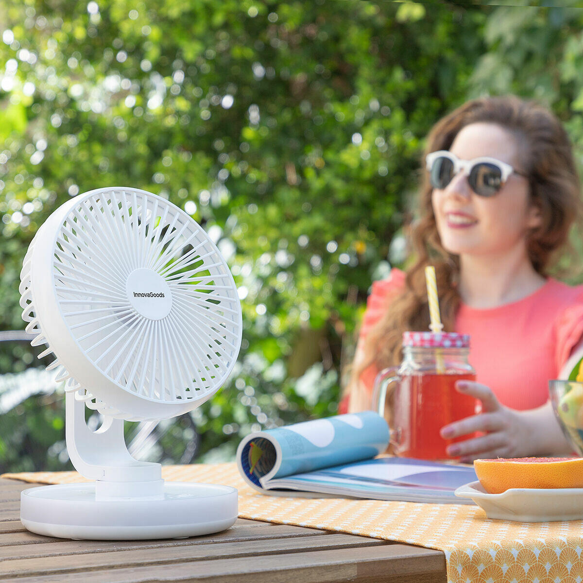LumiBreeze™ – Ventilador Recargable con Luz LED