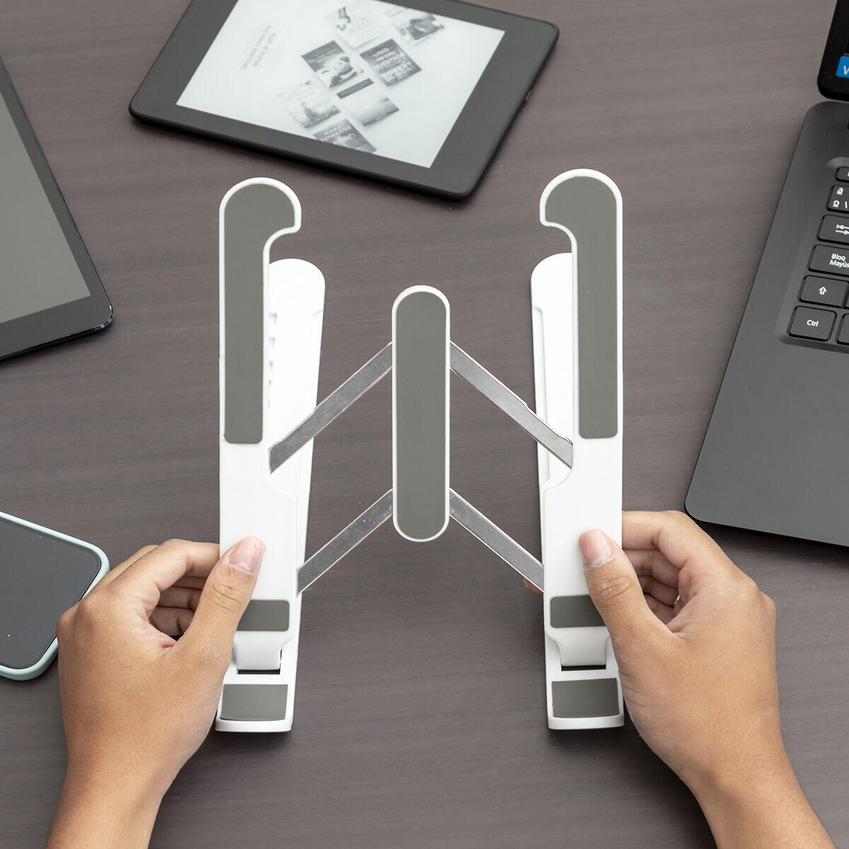 Flappot™ – Soporte Plegable y Regulable para Portátil
