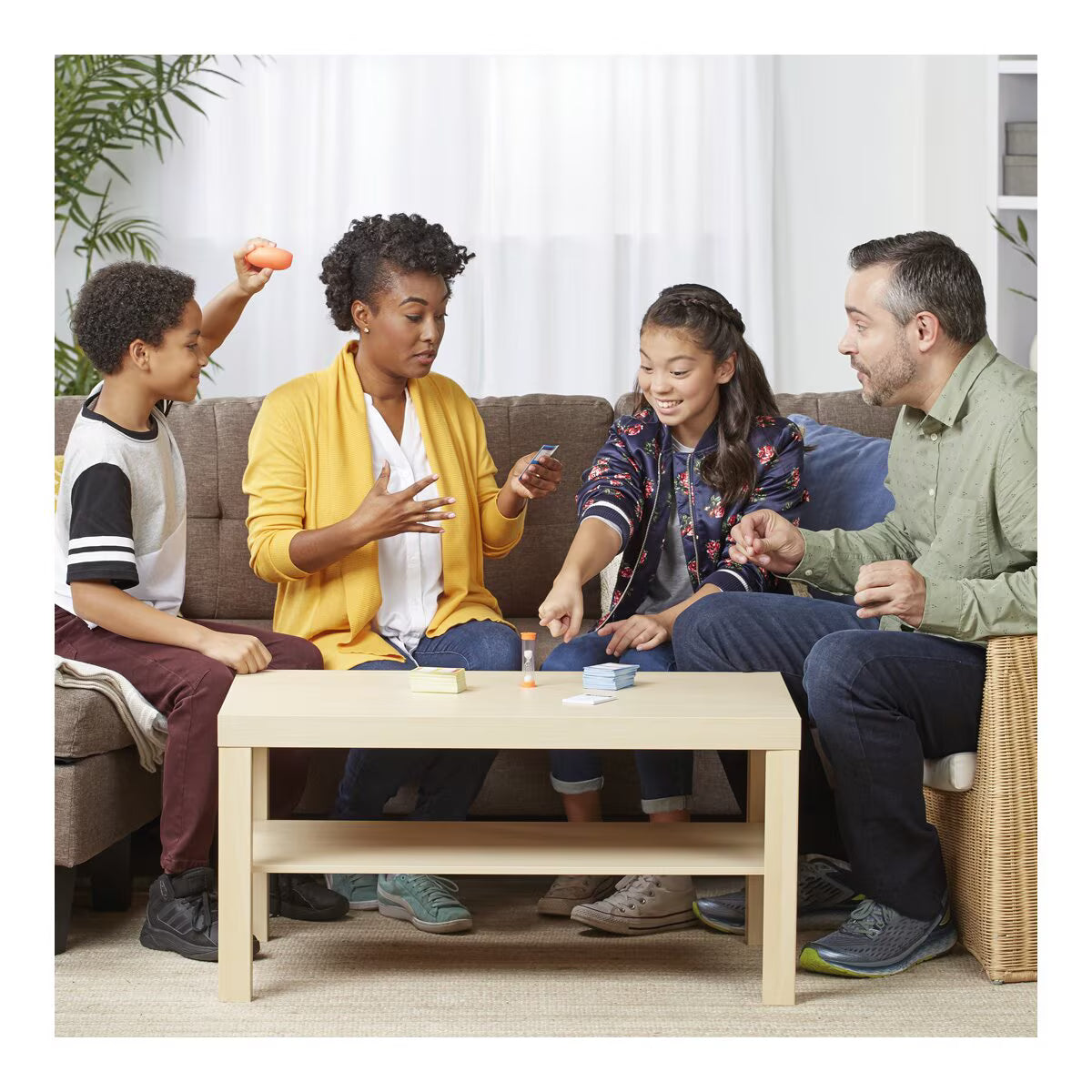 Taboo Family Clash™ – Juego de Palabras Prohibidas para Todas las Edades · Hasbro®